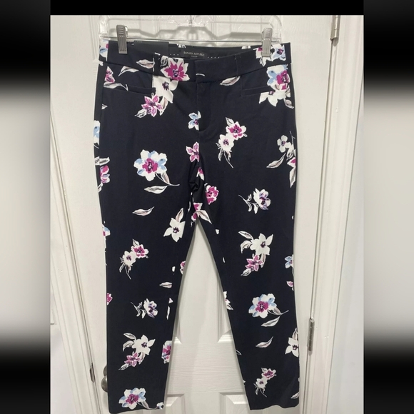 Banana Republic Pants - Banana republic woman’s pants Sloan style floral pattern size 0 short